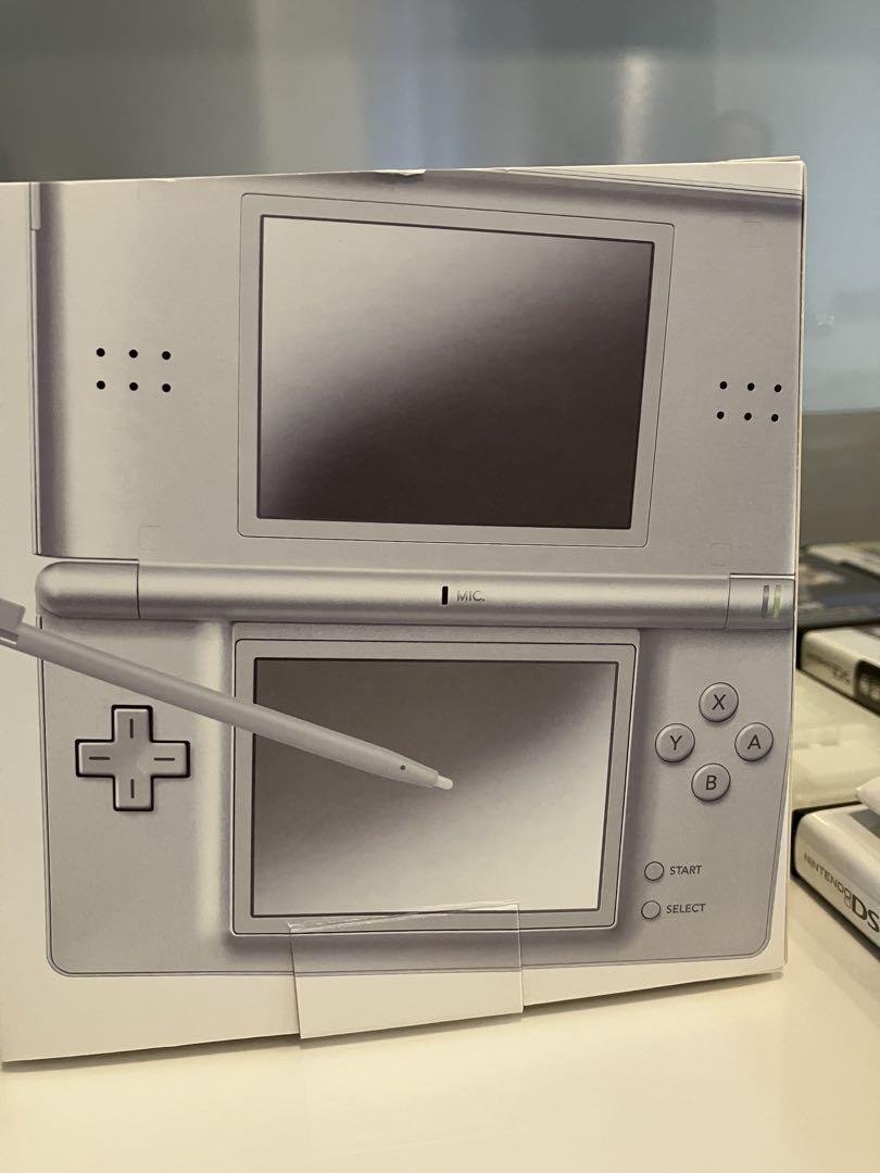 Nintendo ds lite  シルバー　美品　ソフト8本付き