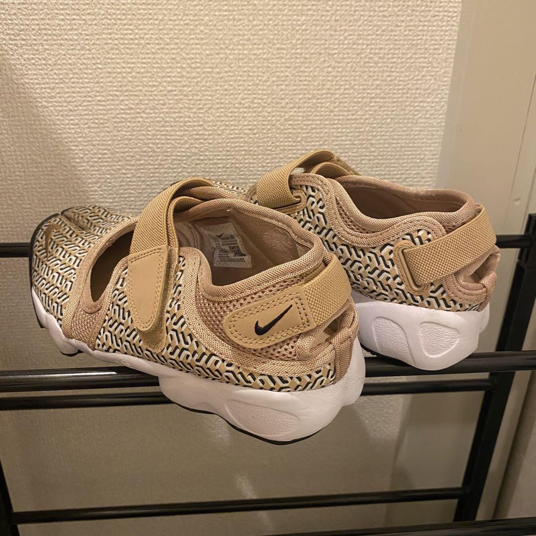 【最終お値下げ】NIKE エアリフト　FB2366-200 25cm 美品