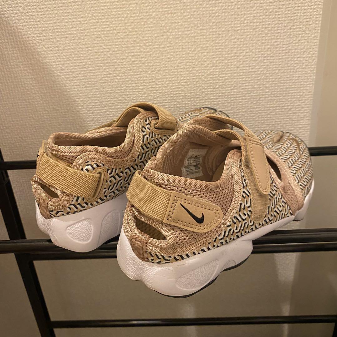 【最終お値下げ】NIKE エアリフト　FB2366-200 25cm 美品