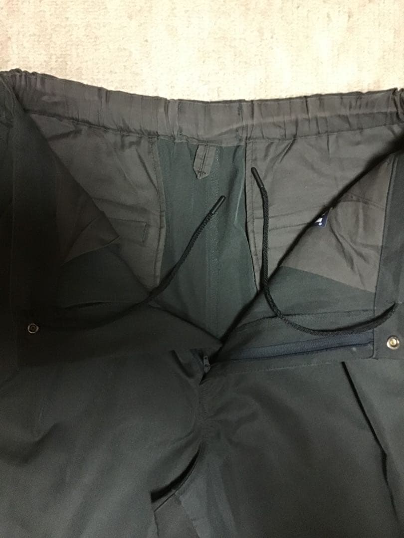 ヘリーハンセン ウールストーレン タックパンツ ヘリーハンセン ウールストーレン タックパンツ