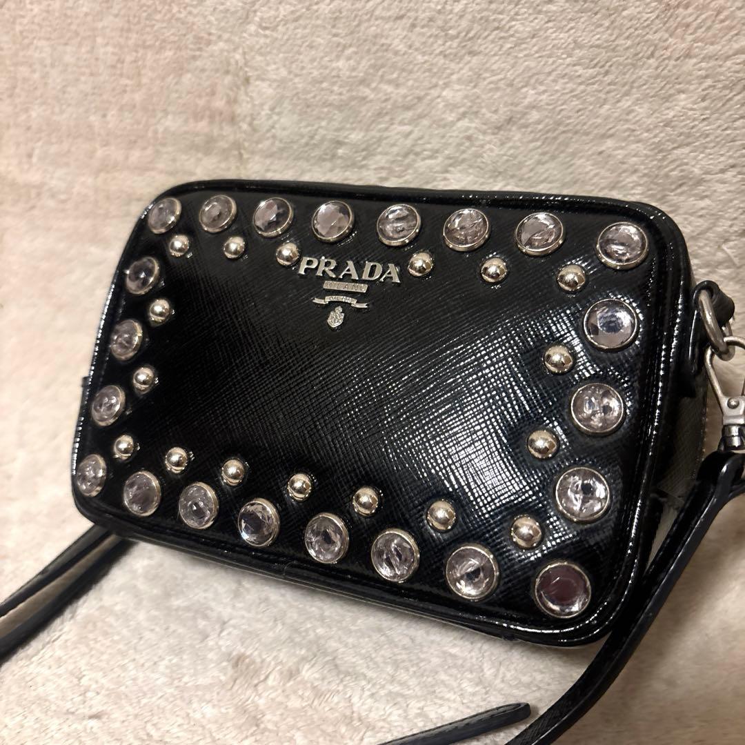美品⭐️PRADA パテントレザー スタッズ ビジュ ショルダーバック　ブラック