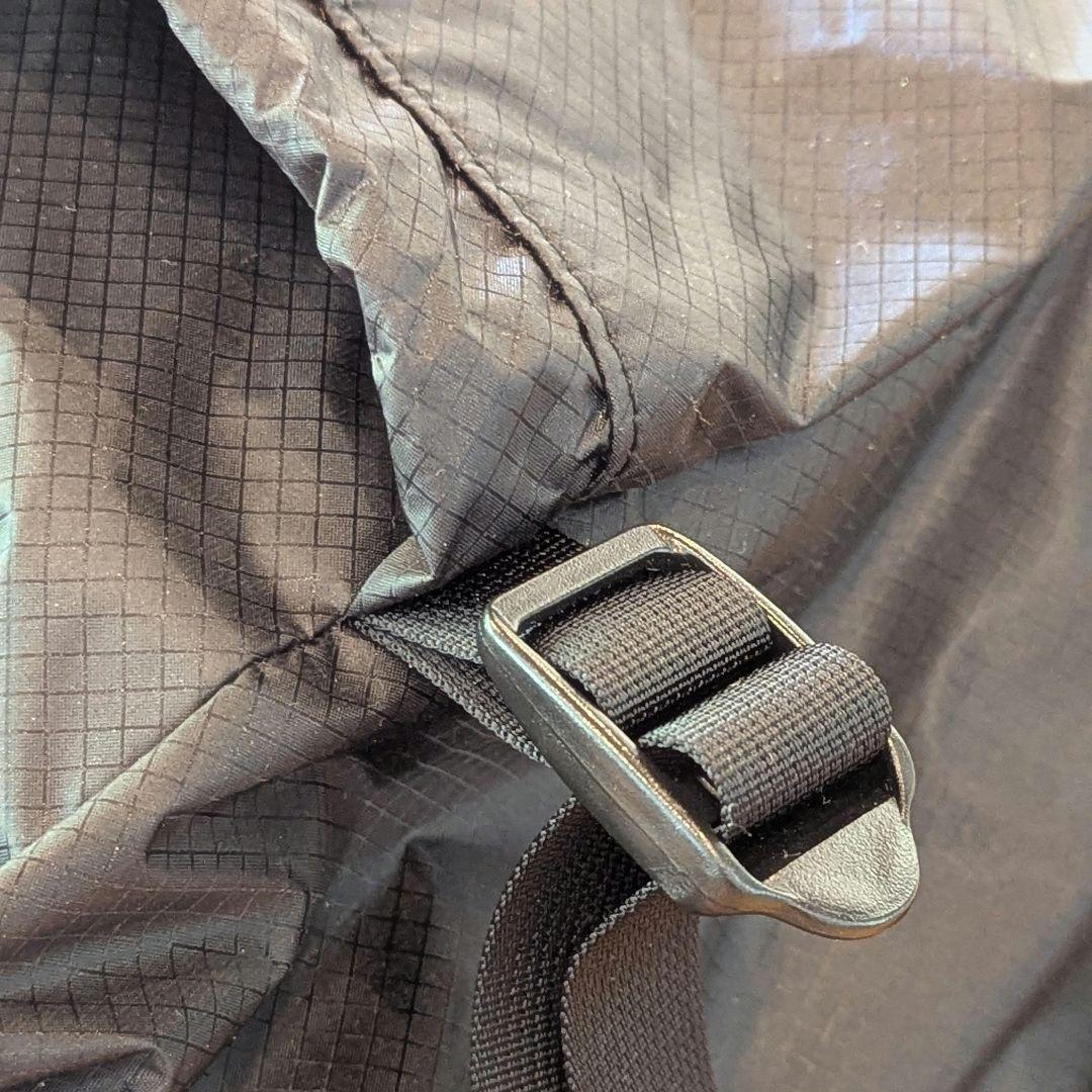 StitchandSew 軽くて丈夫、洗練されたナイロンバックパック