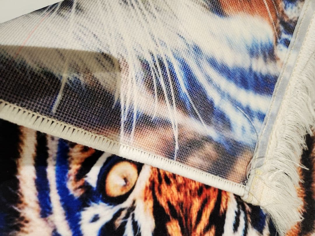 レア☆美麗発色ペルシャ絨毯 タイガー柄 タペストリー 71×49.5 機械織り レア☆美麗発色ペルシャ絨毯 タイガー柄 タペストリー 71×49.5 機械織り