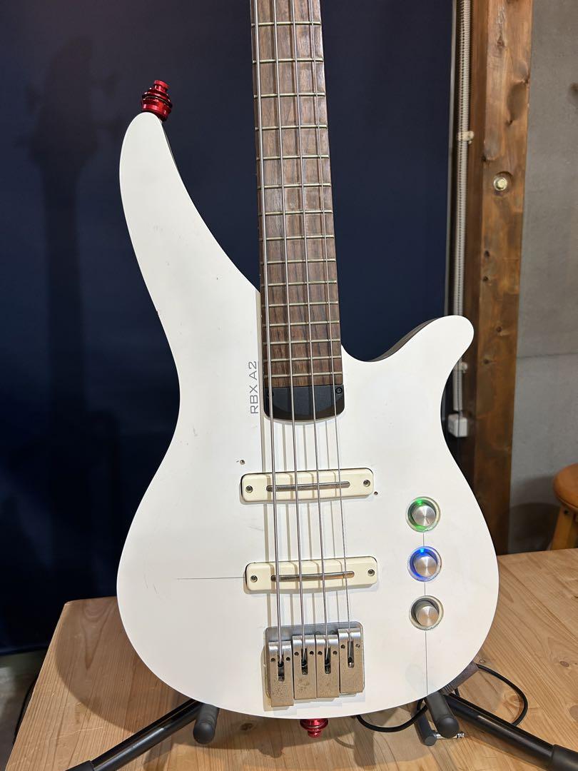 RBXA2 - Overview - Electric Basses - Products - Guitars