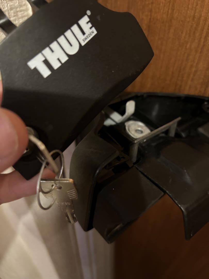 THULE ルーフレール キー付きロック付き