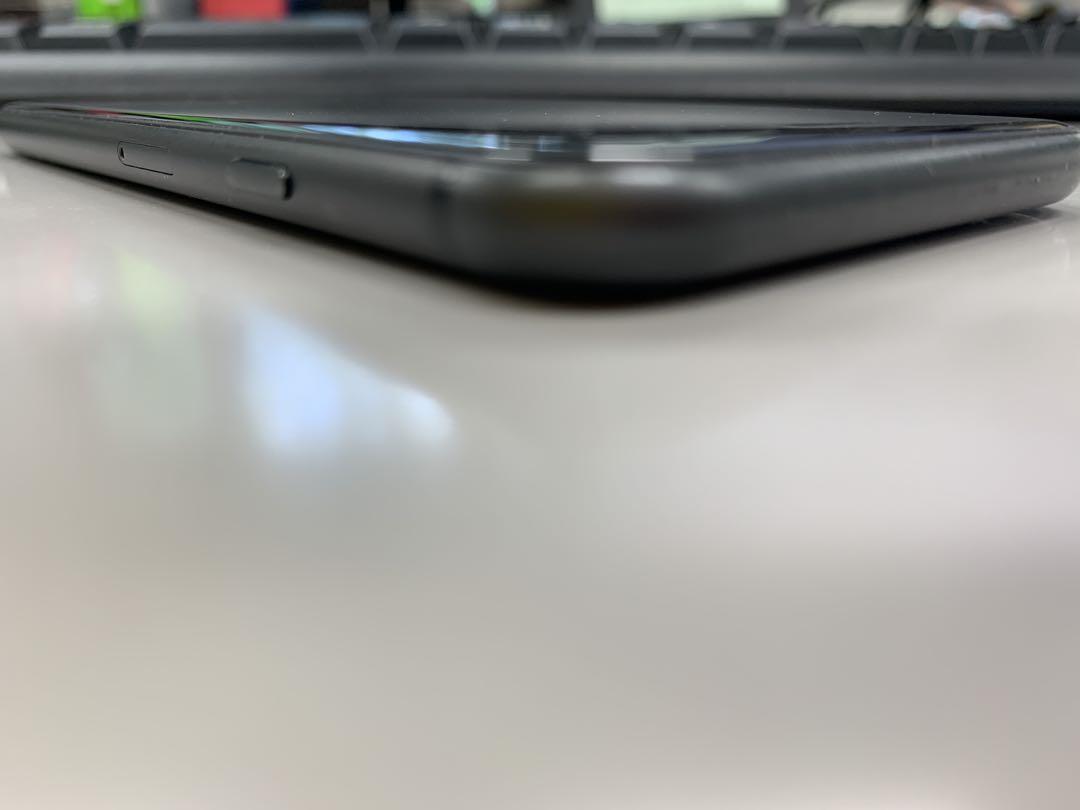 Apple iPhone 8 スペースグレー　SIMフリー美品