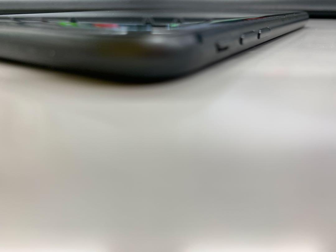 Apple iPhone 8 スペースグレー　SIMフリー美品
