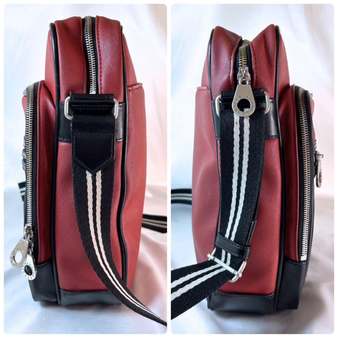 CASTELBAJAC ショルダーバッグ ネイビー/レッド 人気 CASTELBAJAC ショルダーバッグ 斜め掛け レッド 収納多数