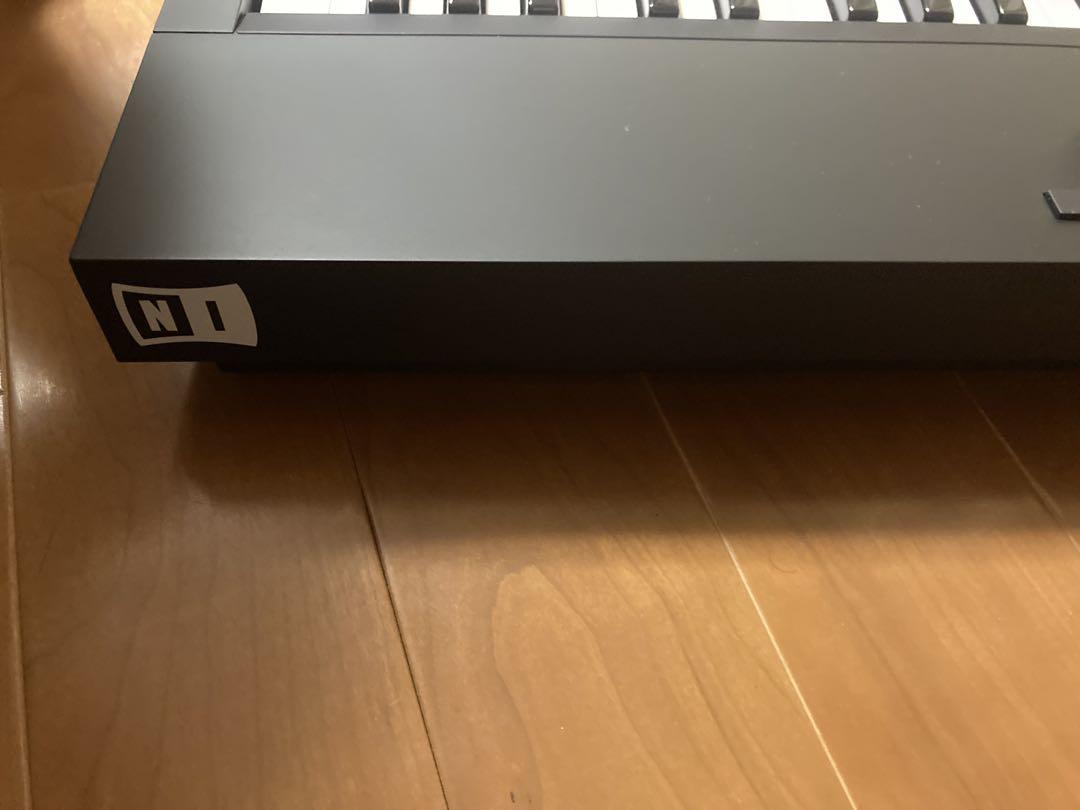 KOMPLETE KONTROL A61 MIDIキーボード
