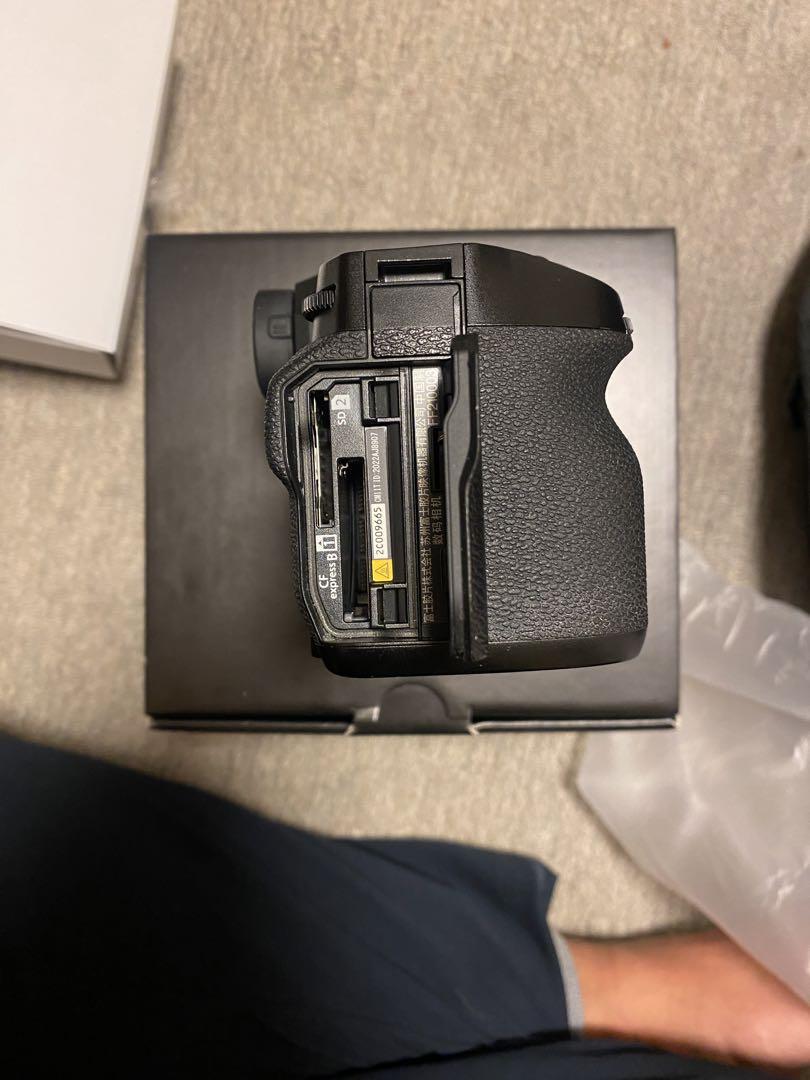 LIKE NEW Fujifilm X-H2 Body, Accessories