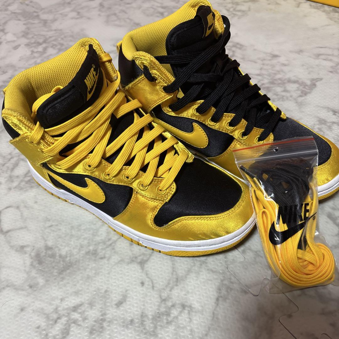 NIKE ハイカット　黄色　スニーカー　ダンクハイ