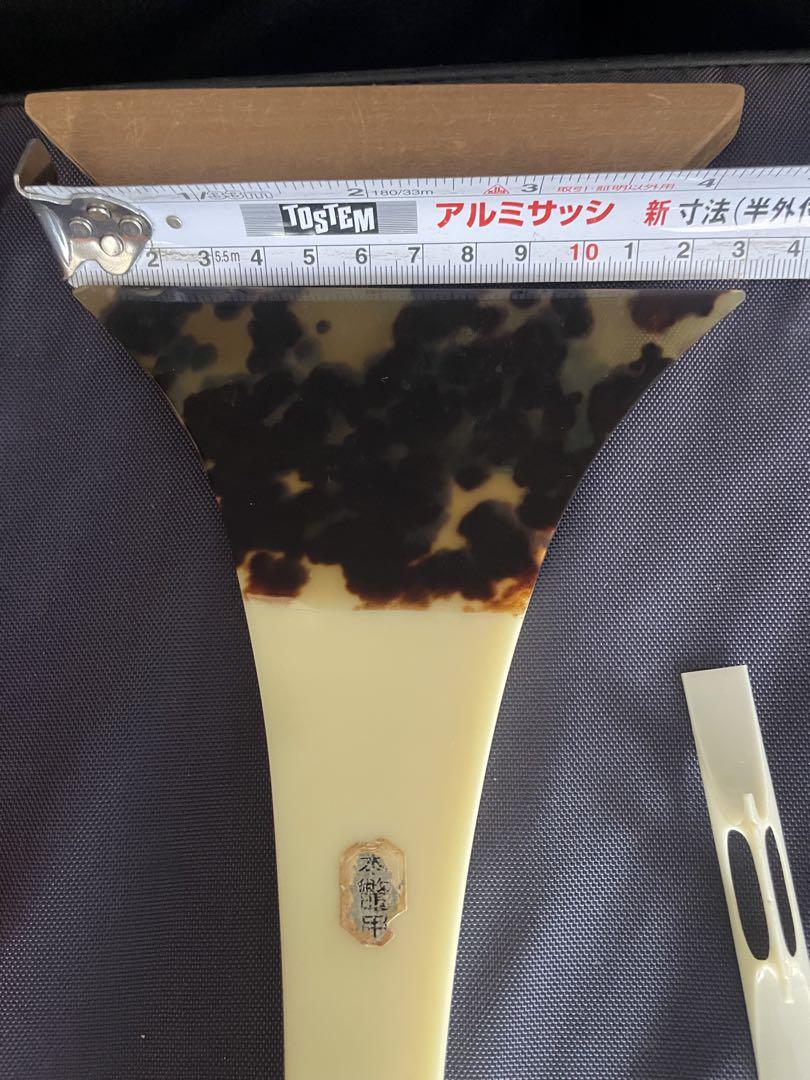紅木造中棹三味線 綾杉胴 本鼈甲バチ付き 共箱 本鼈甲 地唄 【三国屋楽器店】