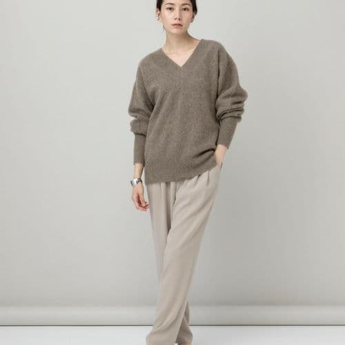 1回美品⭐️28600円⭐️カレンソロジー Vネックプルオーバー ヤク 100%／茶 カレンソロジー Vネックプルオーバー ヤク 100% 茶 Curensology(カレン