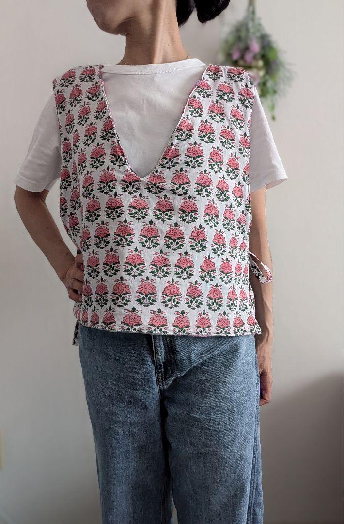 【値下げ】1点物 スザニ刺繍とブロックプリント リバーシブルベスト 最終値下げ】1点物 スザニ刺繍とブロックプリント リバーシブル