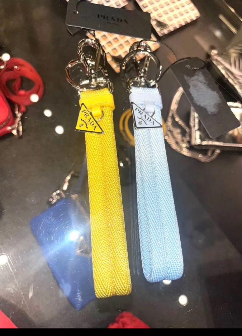 新品★PRADA・プラダ★イエロー 黄色★キーリング★ユニセックス小物