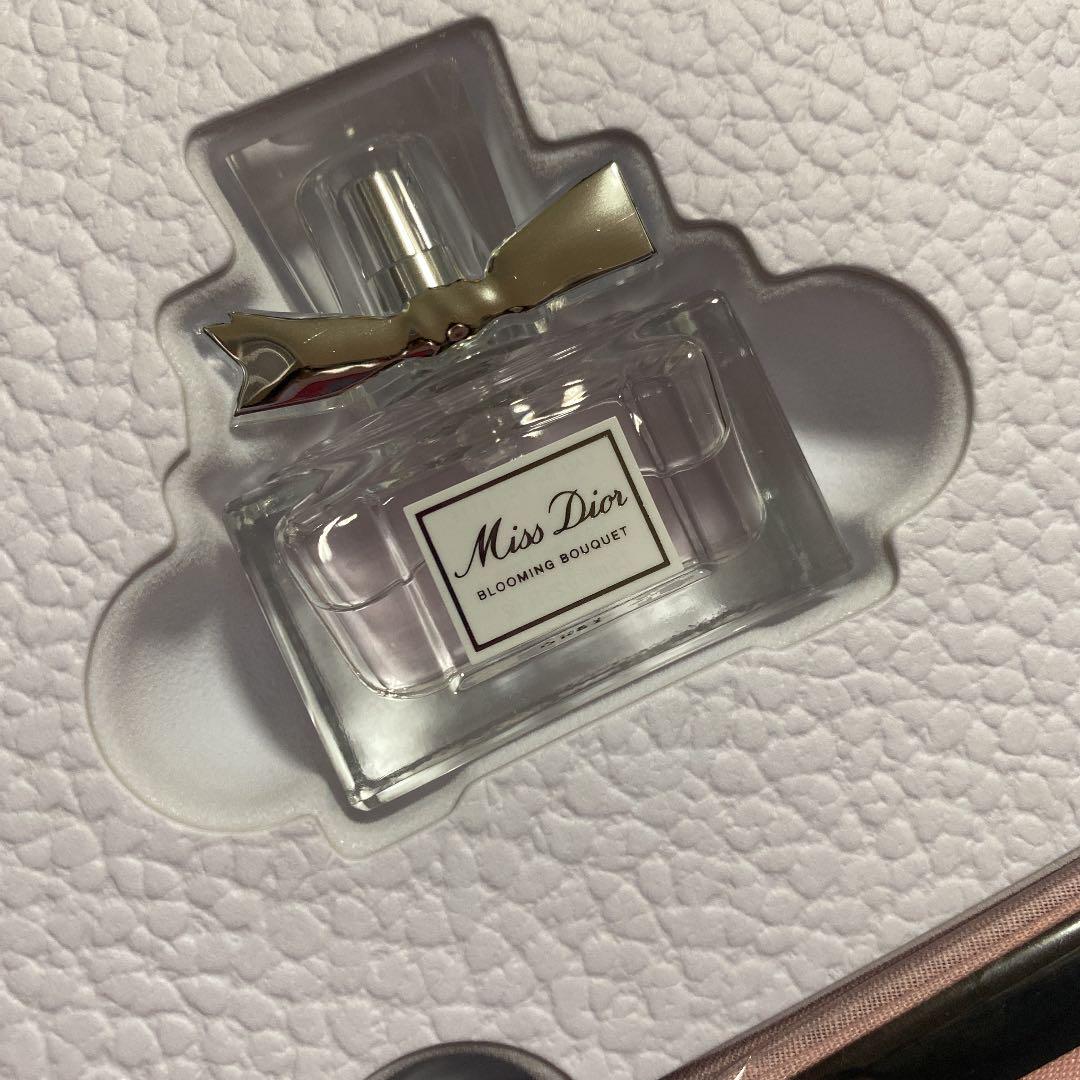 Dior リップ ネイル 巾着ポーチ 扇子