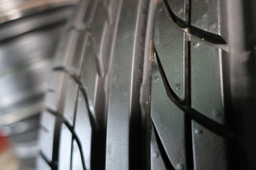 アステカ様送料込み　ヨコハマ　プラクティバ　215/60R16　国産　4本