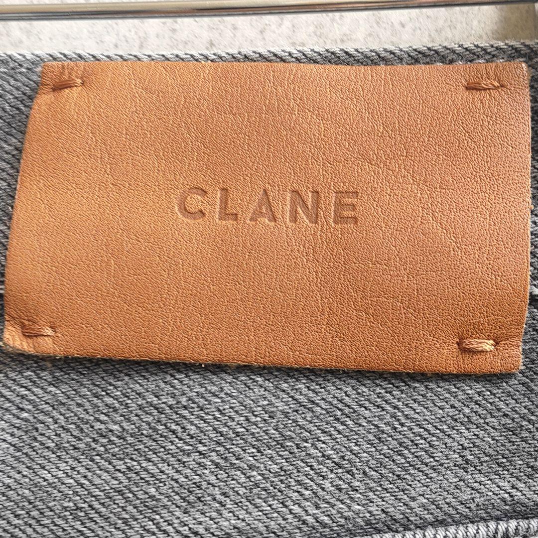CLANE（クラネ）の「CENTER PRESS STRAIGHT DENIM（デニムパンツ