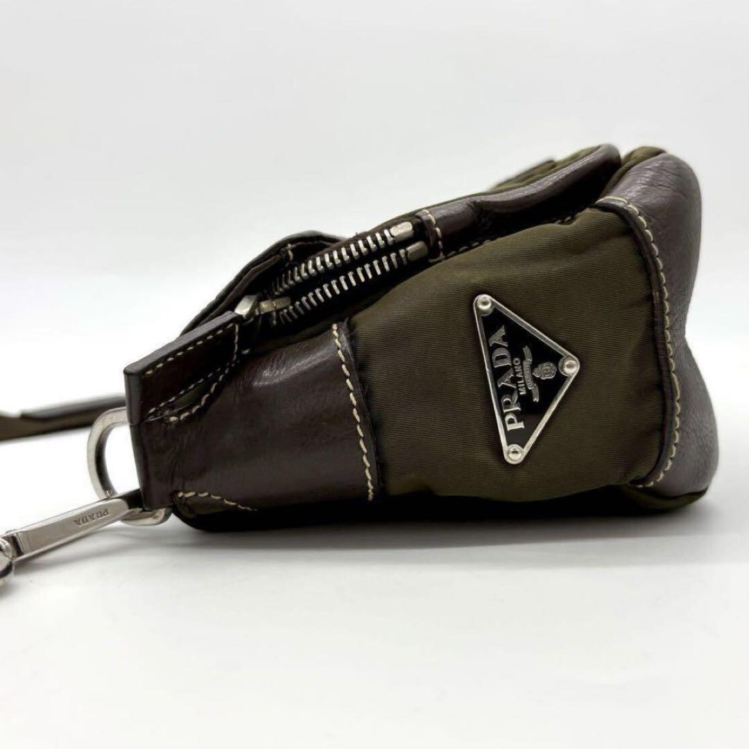 極美品　PRADA  メッセンジャーバッグ　カーキ　ベルト　レザー　斜め掛け 美品】PRADA プラダ 2way ベルト ショルダーバッグ カーキ