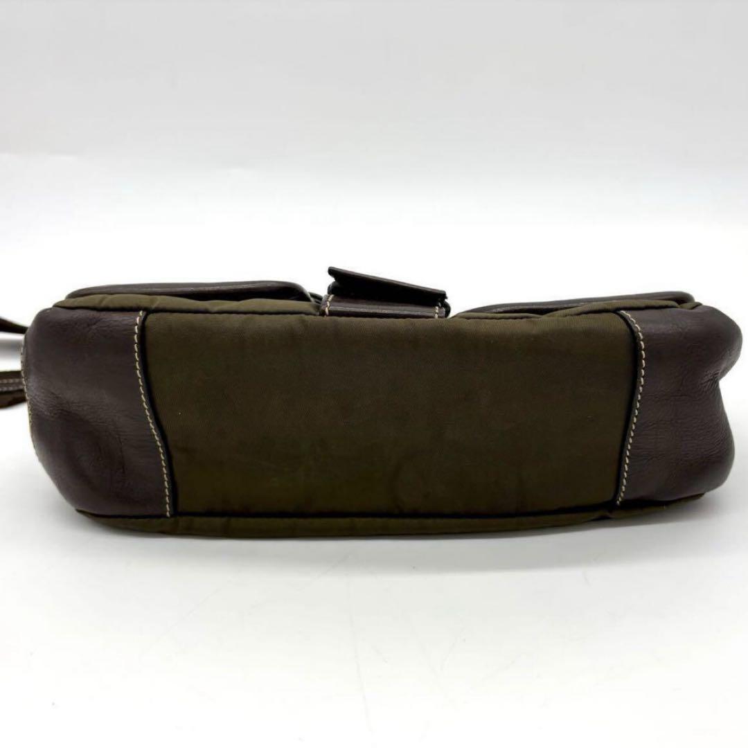 極美品　PRADA  メッセンジャーバッグ　カーキ　ベルト　レザー　斜め掛け 美品】PRADA プラダ 2way ベルト ショルダーバッグ カーキ