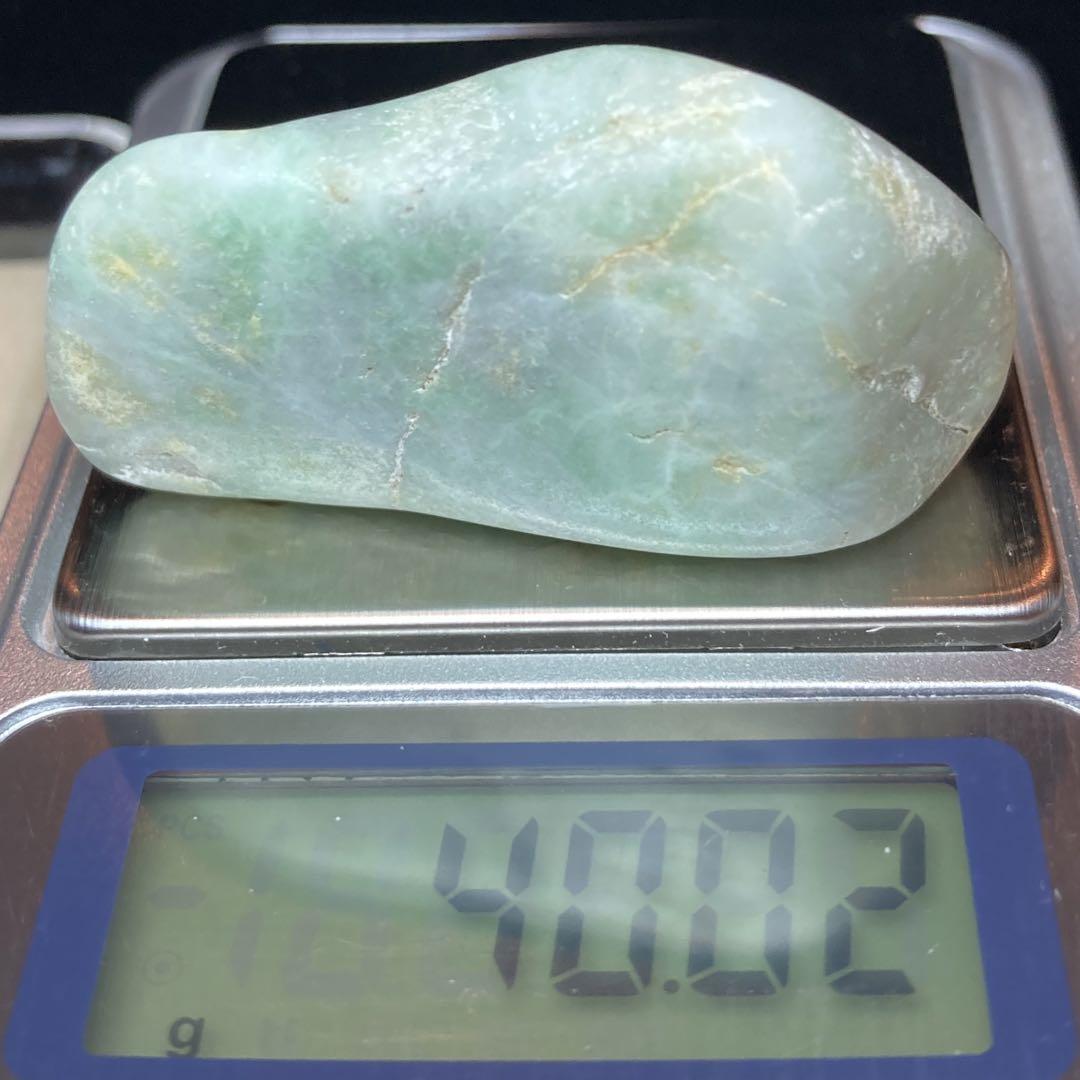 糸魚川翡翠　高透過　白アップルグリーン　大きめ　267g 糸魚川翡翠高透過白アップルグリーン大きめ267g