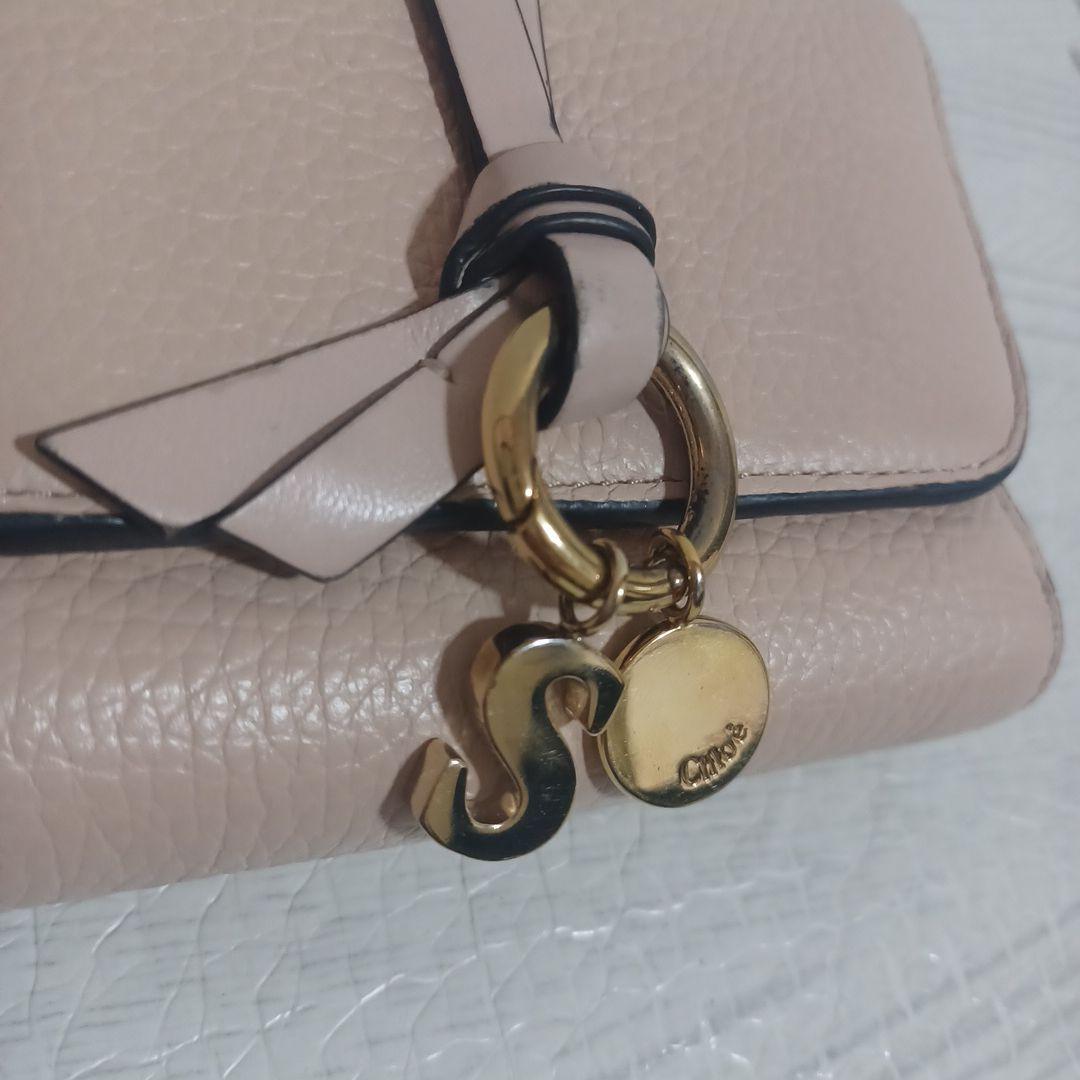 chloe　グレインレザー製Alphabetスモールトリフォールドウォレット