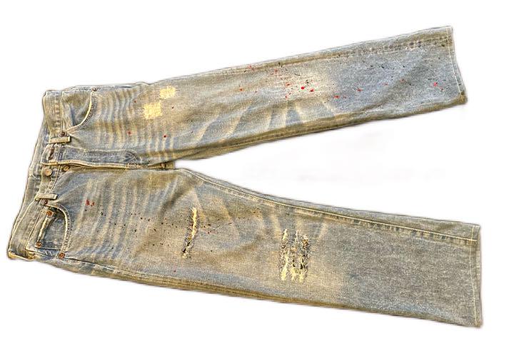 Levis ripped jeans