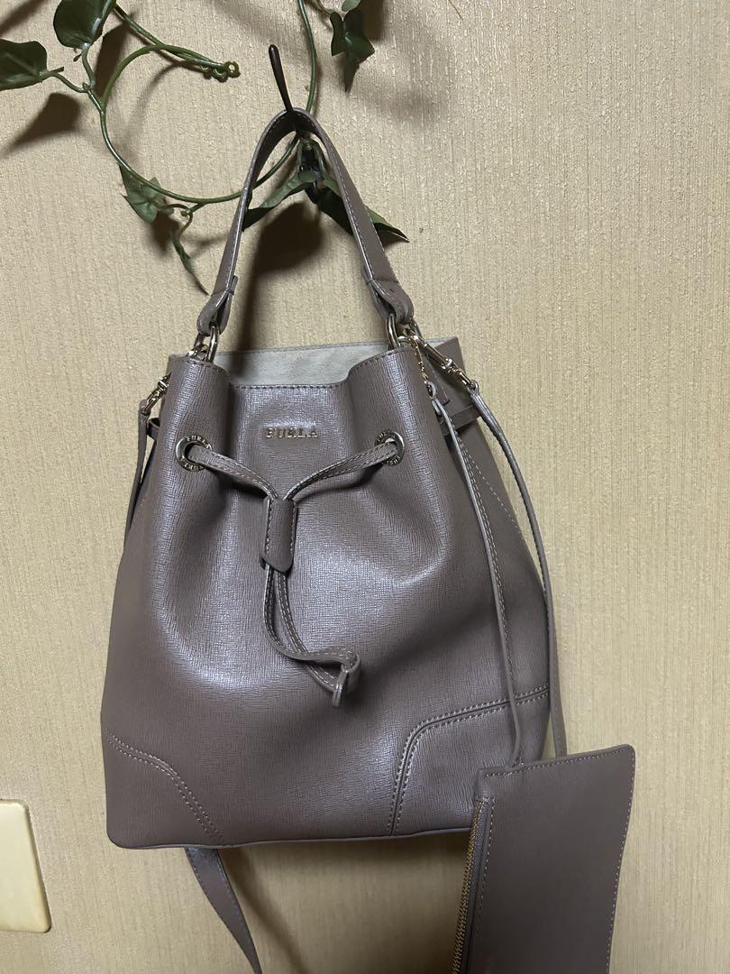 美品　FURLA ショルダーバッグ、ポーチ付き