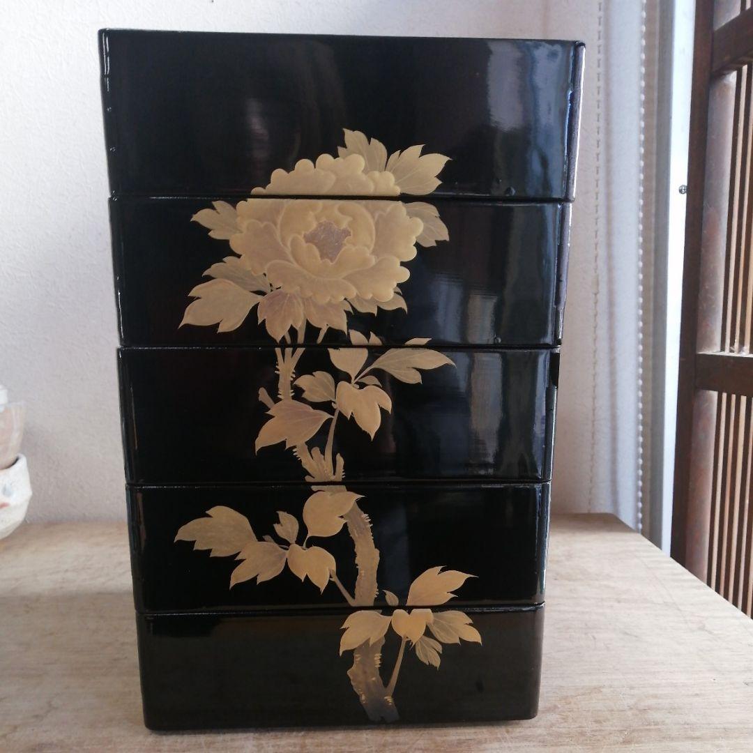 骨董　蒔絵　重箱　牡丹の図　木製　漆器　四段重　箱