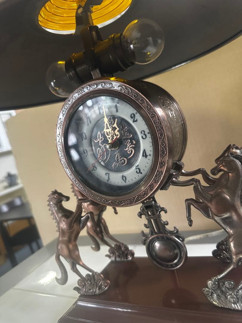 ユニコーン彫刻のブロンズ置時計 ユニコーン彫刻のブロンズ置時計