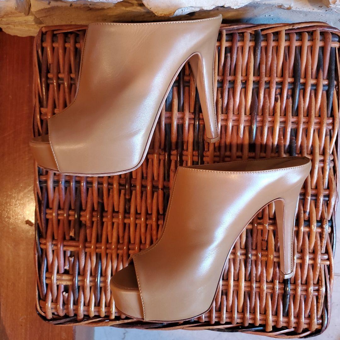 Gianvito Rossi　38