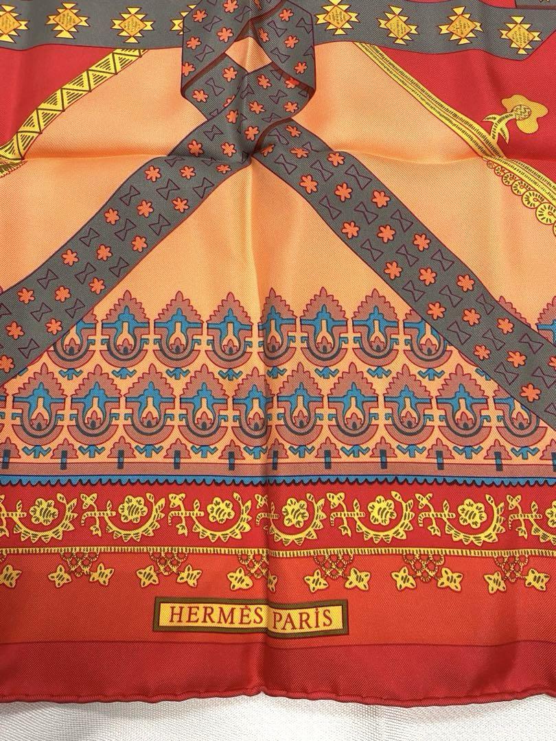 HERMES シルクスカーフ 90cm x 90cm