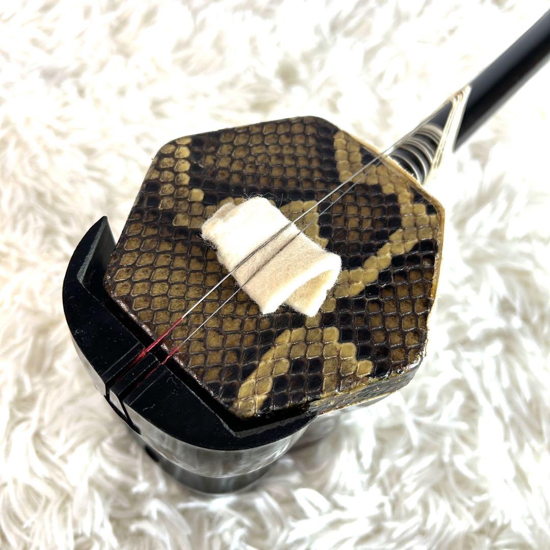 二胡 敦煌牌 弦楽器 民族楽器 革 ハードケースと備品付き