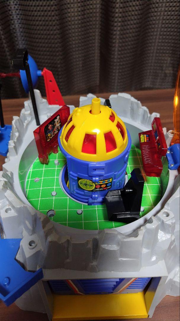 ミクロマンレスキュー基地　アクロイヤー変身サイボーグバチ玩具1980年代