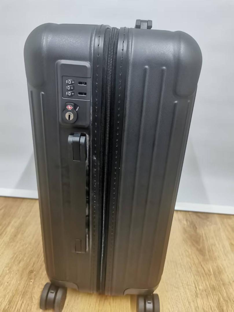 極美品RIMOWA 4輪機内持ち