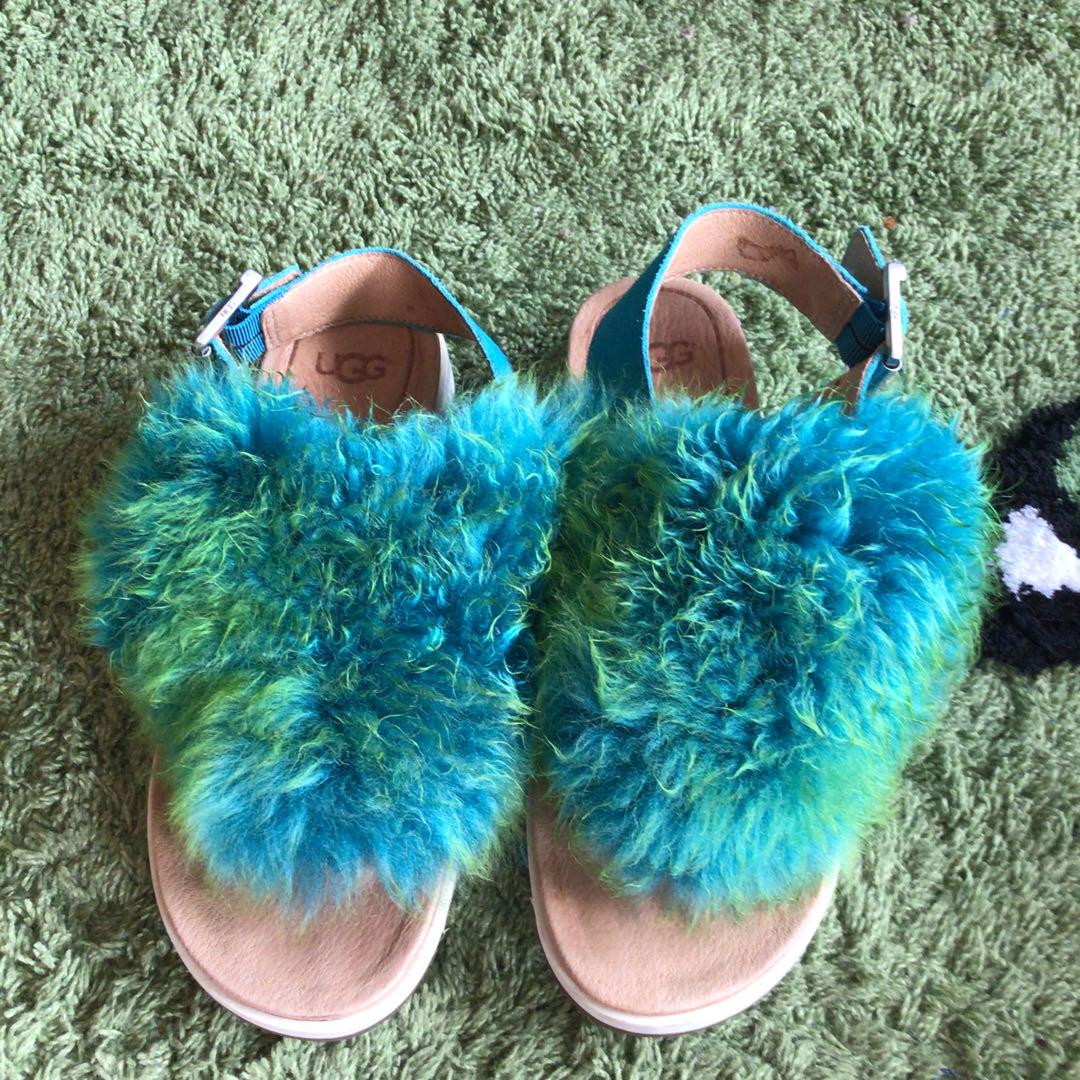 UGG ファーサンダル