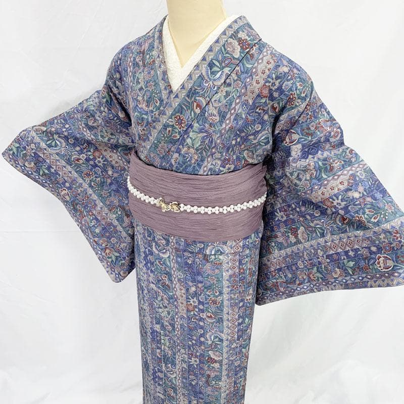 511mk47☆さんび謹製 洗える着物!小紋 オリエンタル 縦縞 唐花 蝶☆美品 511mk47☆さんび謹製 洗える着物!小紋 オリエンタル 縦縞 唐花 蝶☆美品