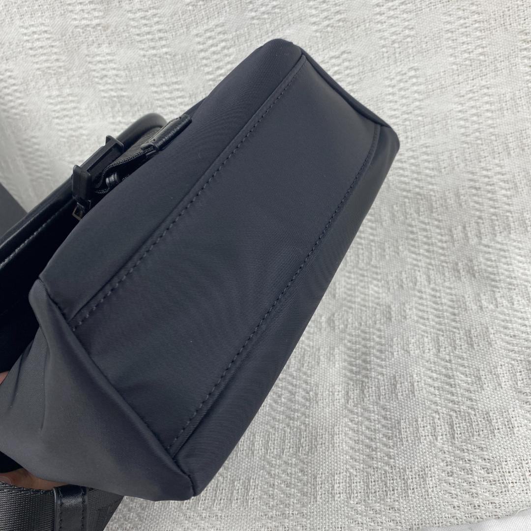 【箱付き】PRADA プラダ サフィアーノ ショルダーバッグ スマホケース