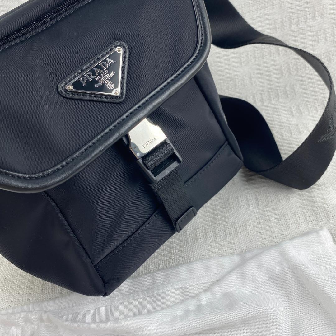 【箱付き】PRADA プラダ サフィアーノ ショルダーバッグ スマホケース