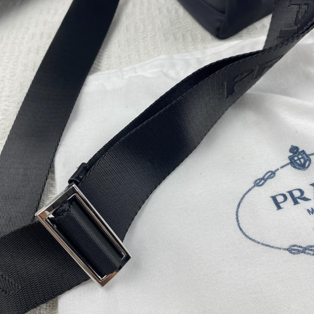 【箱付き】PRADA プラダ サフィアーノ ショルダーバッグ スマホケース