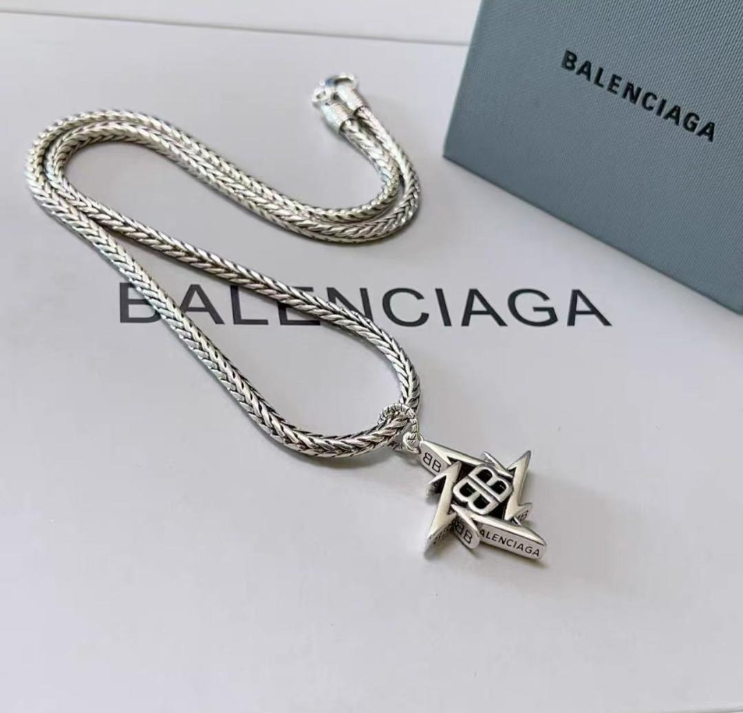 BALENCIAGA シルバー ネックレス - メルカリ