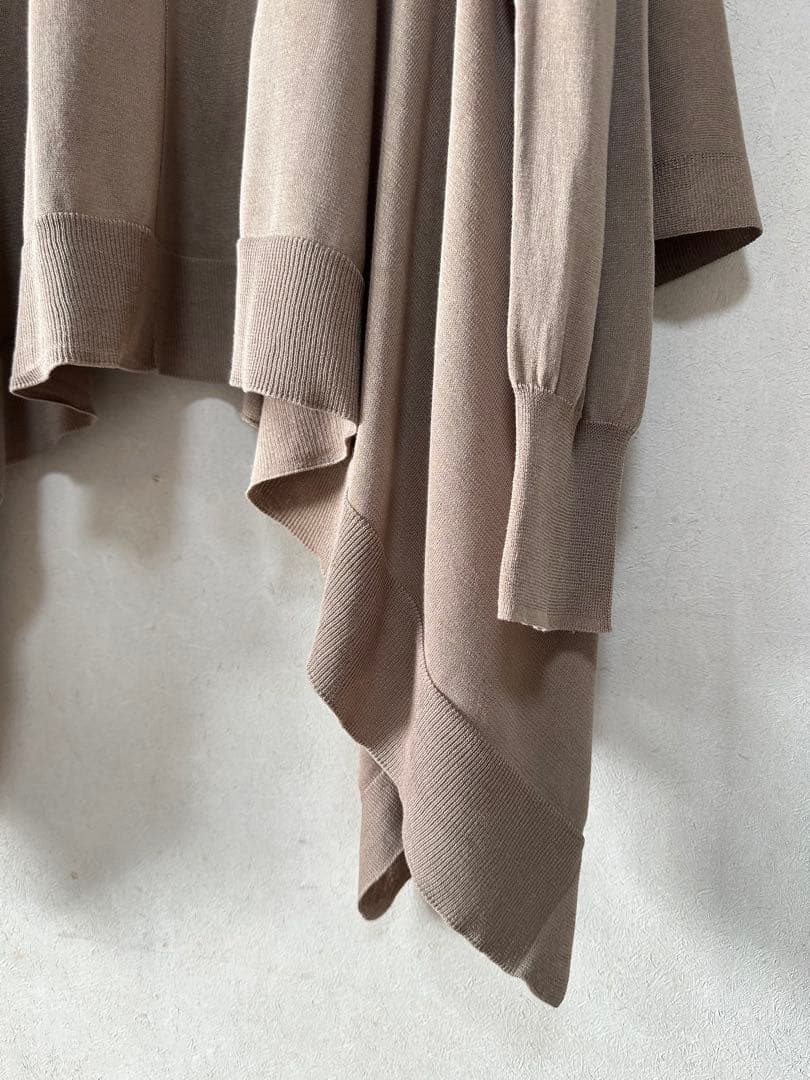 新品タグ付✨AP STUDIO ドレープ タートルネックニット アパルトモン 新品タグ付✨AP STUDIO ドレープ タートルネックニット アパルトモン