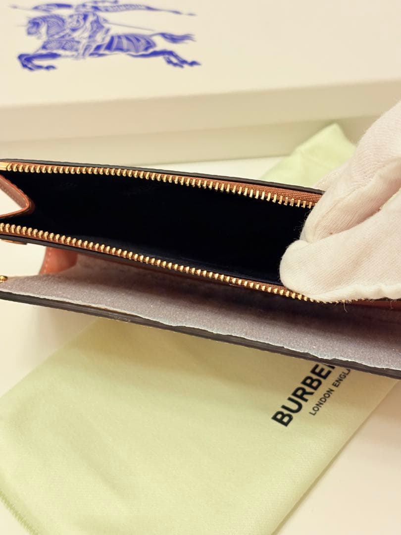 【新品・未使用】BURBERRY チェック柄 レザー長財布