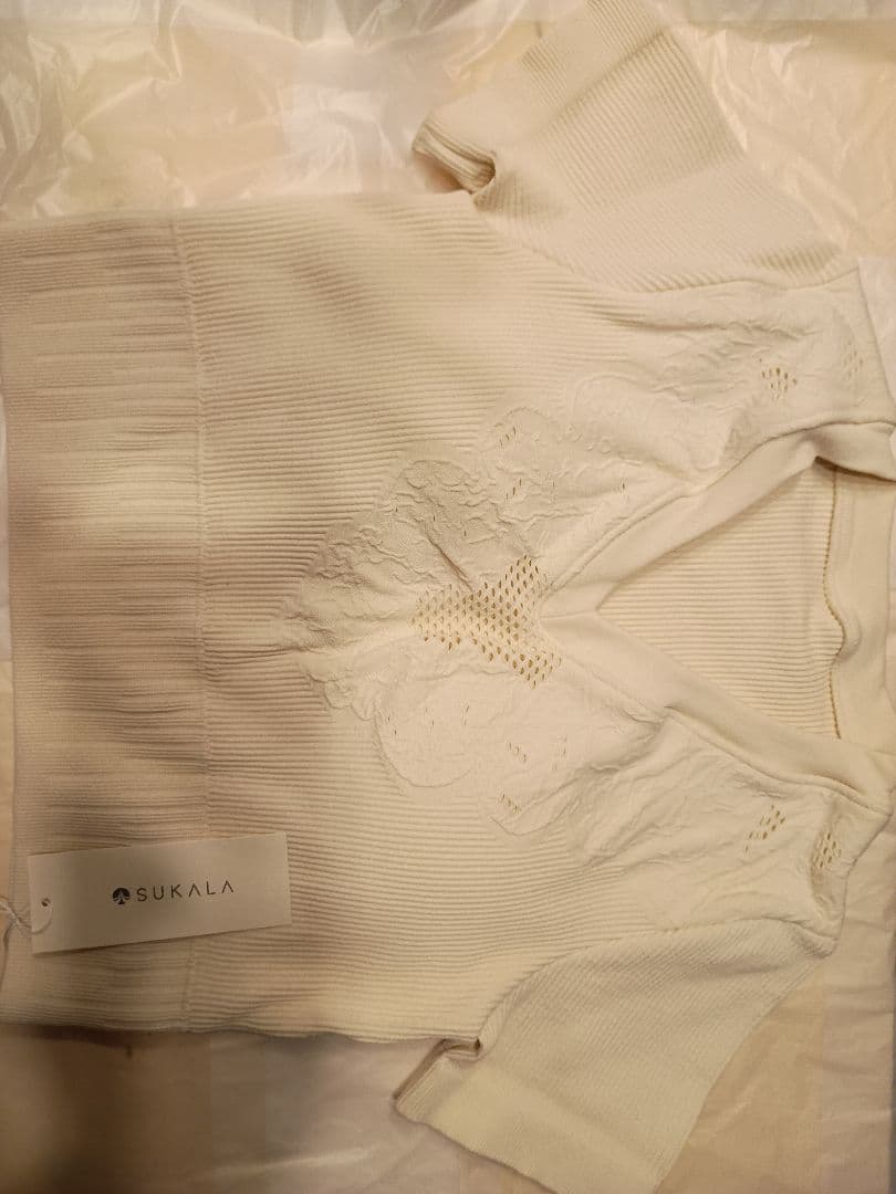 ♥SUKALAスカーラアクティブデイジートップスM新品、♥