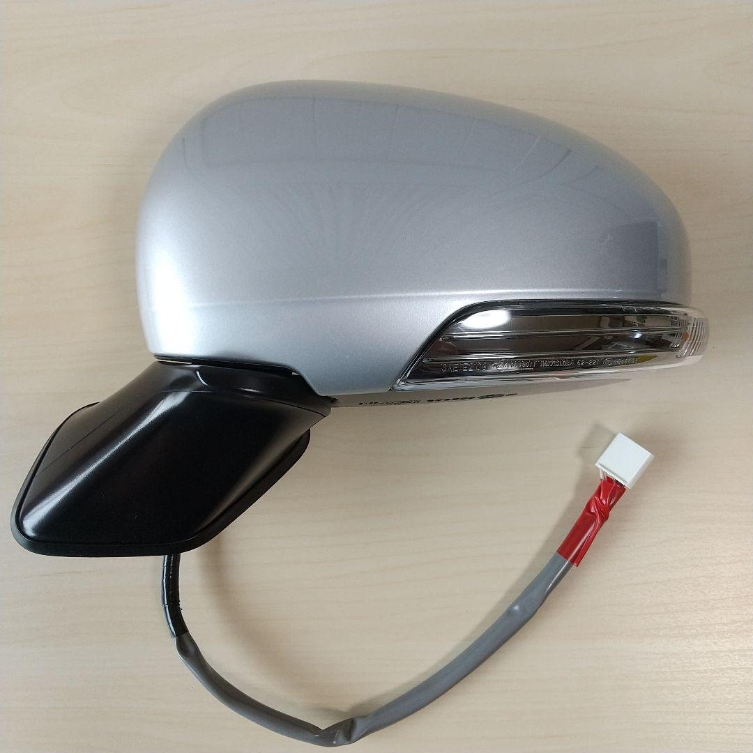 良品 プリウス30 後期 トヨタ純正 ドアミラー 左 7ピン シルバー 1F7