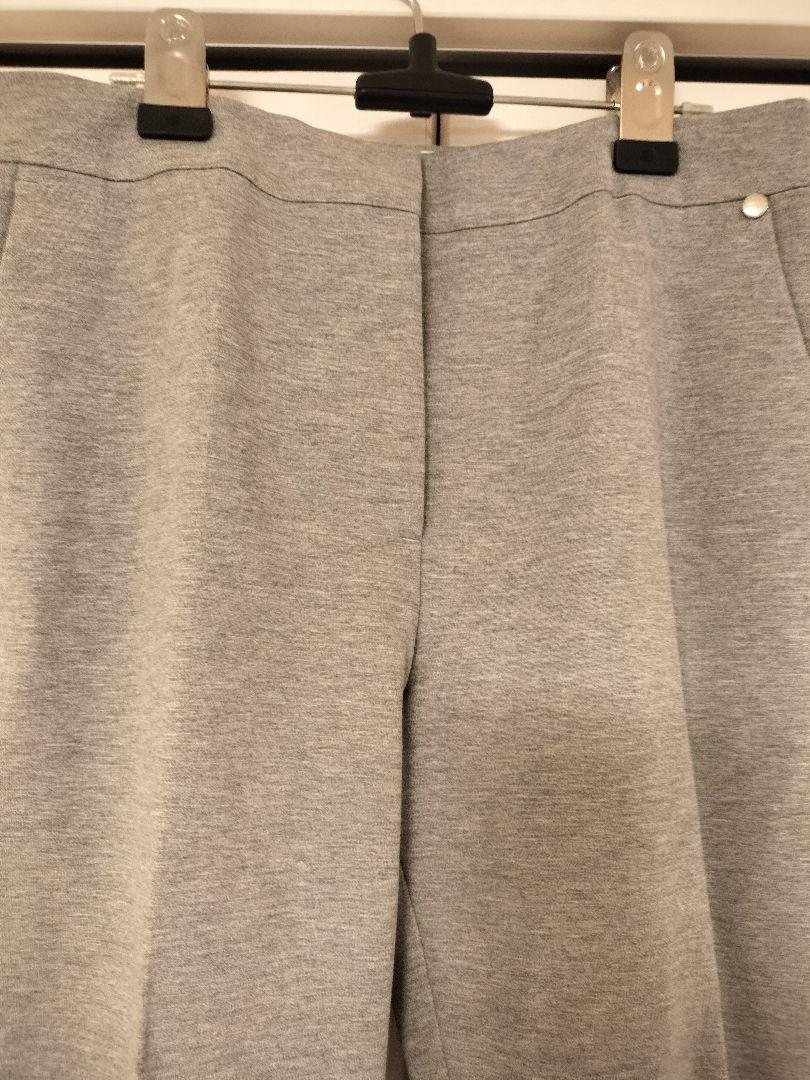 MaxMara】42サイズテーパードパンツ（ライトグレー） - メルカリ