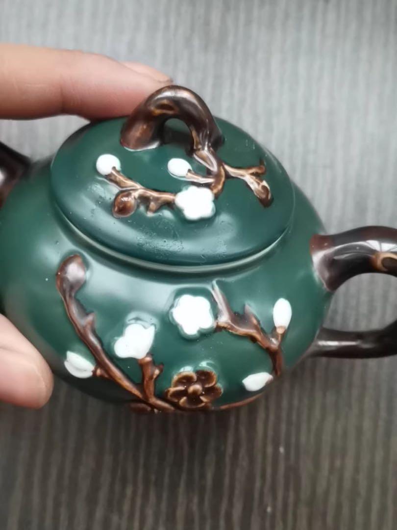 緑色 陶器製急須 花の装飾