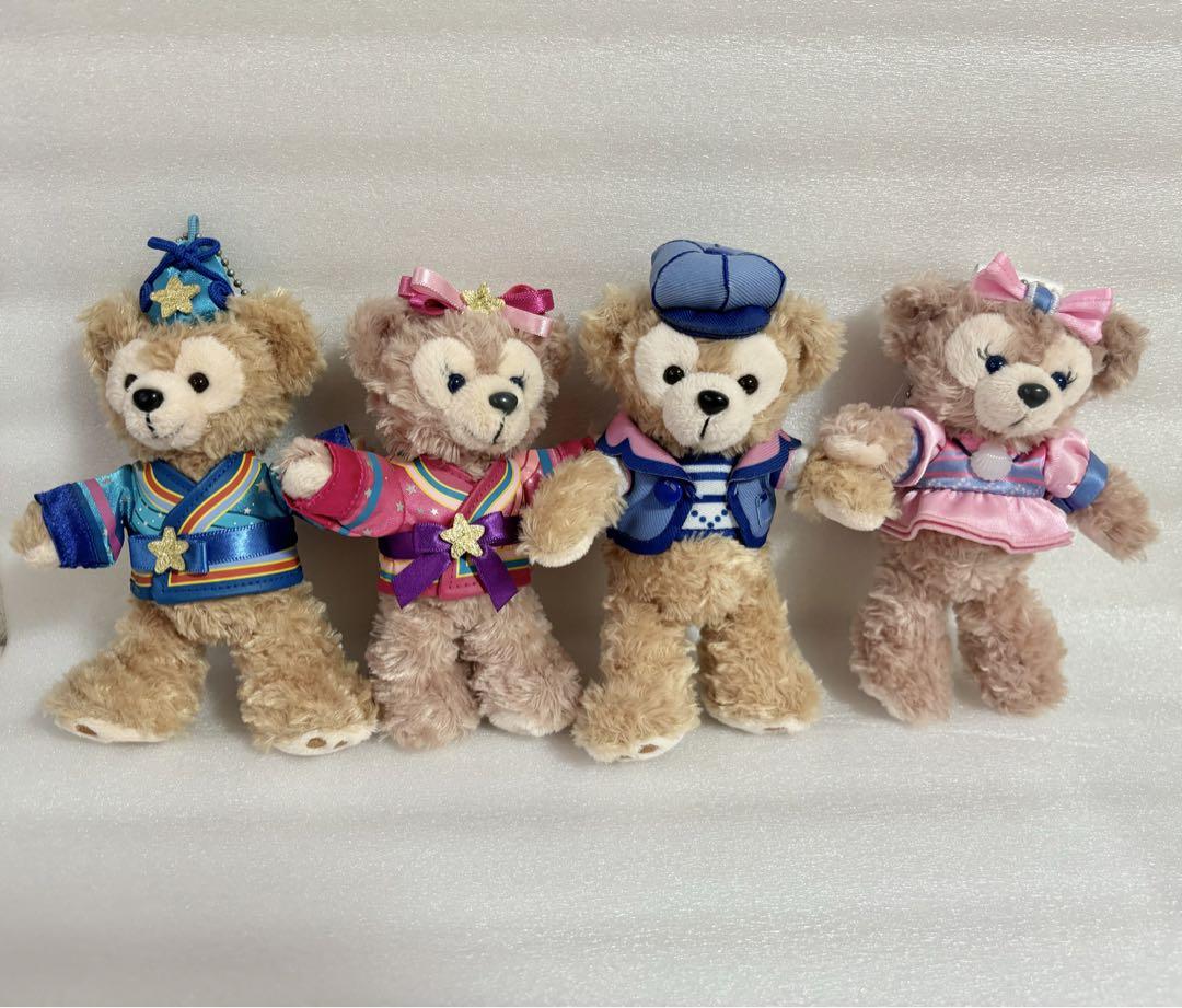 ダッフィー　シェリーメイ　ぬいぐるみバッジ　マスコット