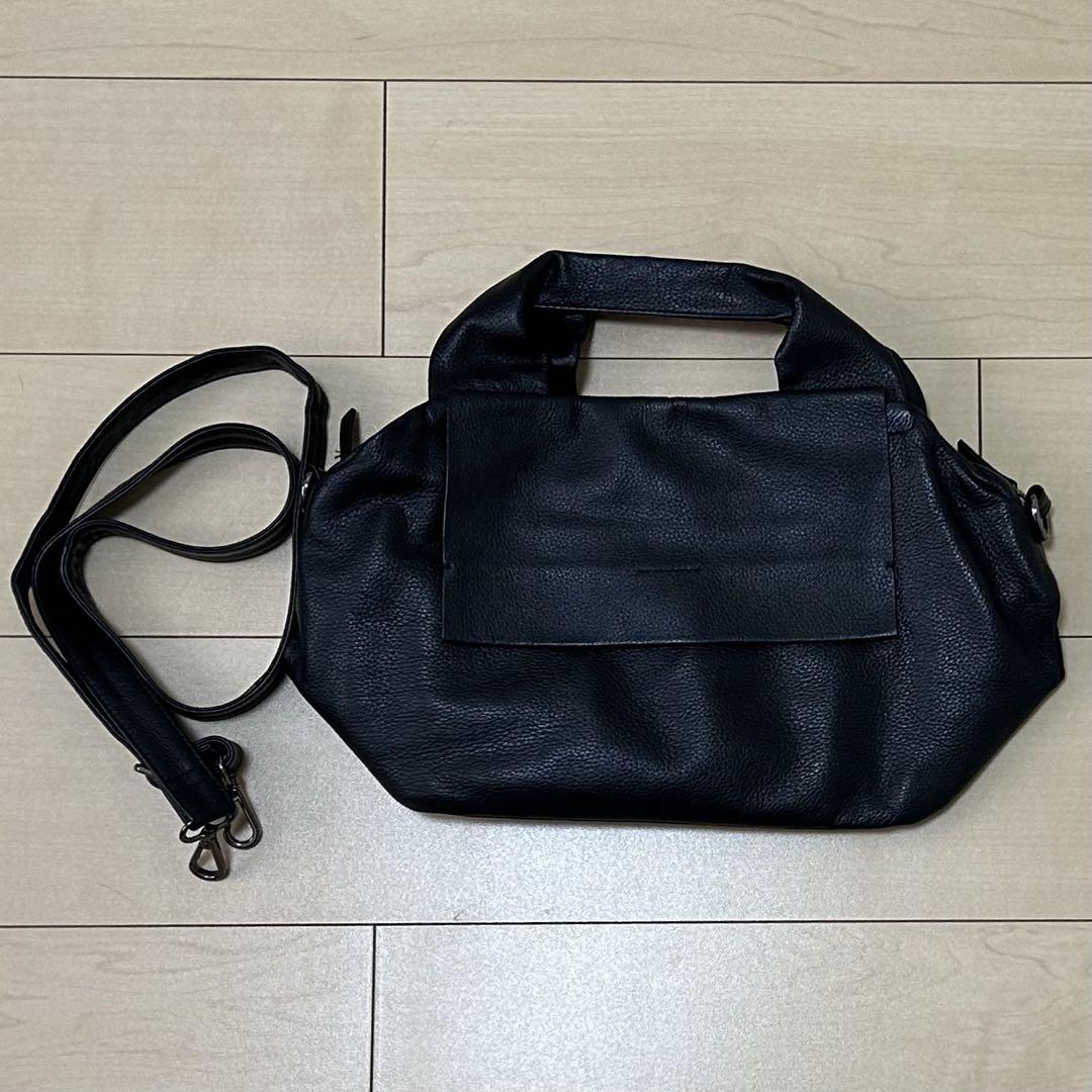 イアパピヨネ　レザーフラップ2way トートバッグ　牛革 Ｓサイズ
