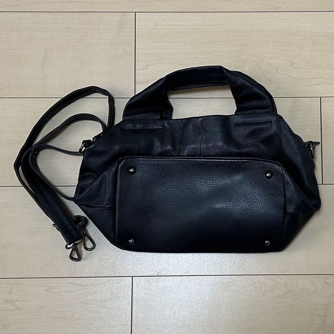 イアパピヨネ　レザーフラップ2way トートバッグ　牛革 Ｓサイズ